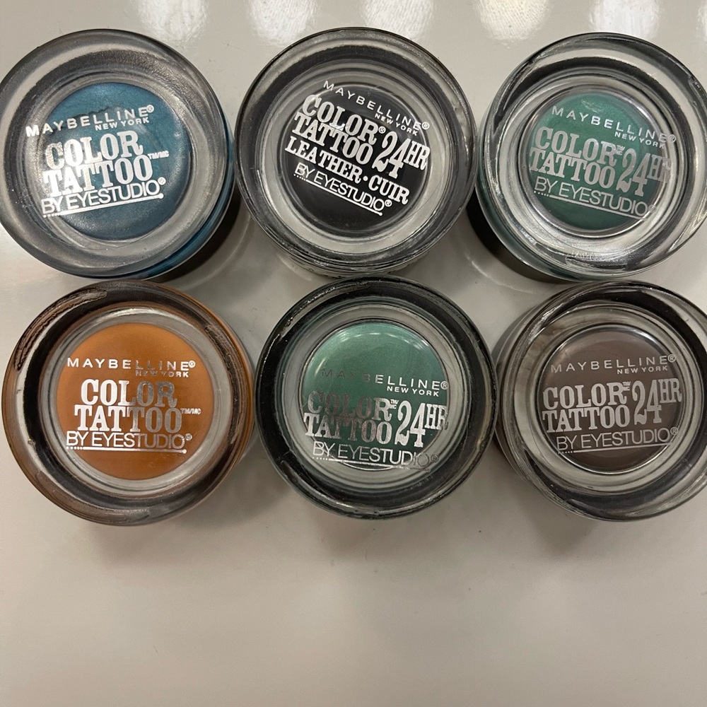 Color Tatoo 24 HR Eyeshadow